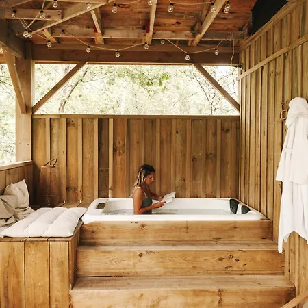 Lodge Cote & Talais